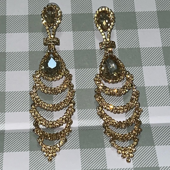 Jewelry - Glamorous Gold Chandelier Earrings